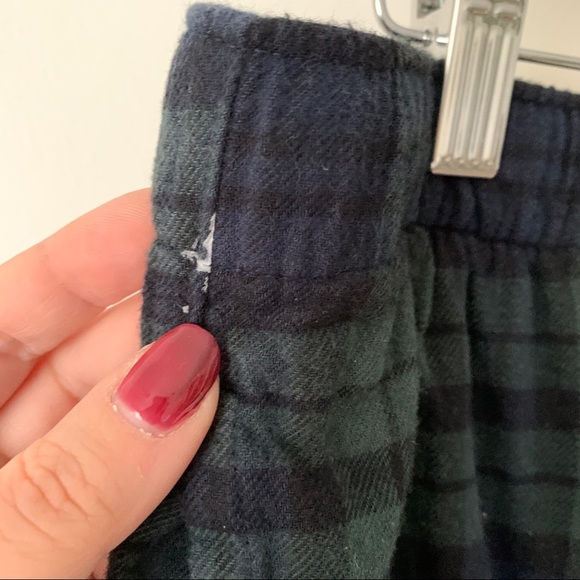 💙 Gap | Navy and Green Flannel Jogger Pants - Picture 4 of 8